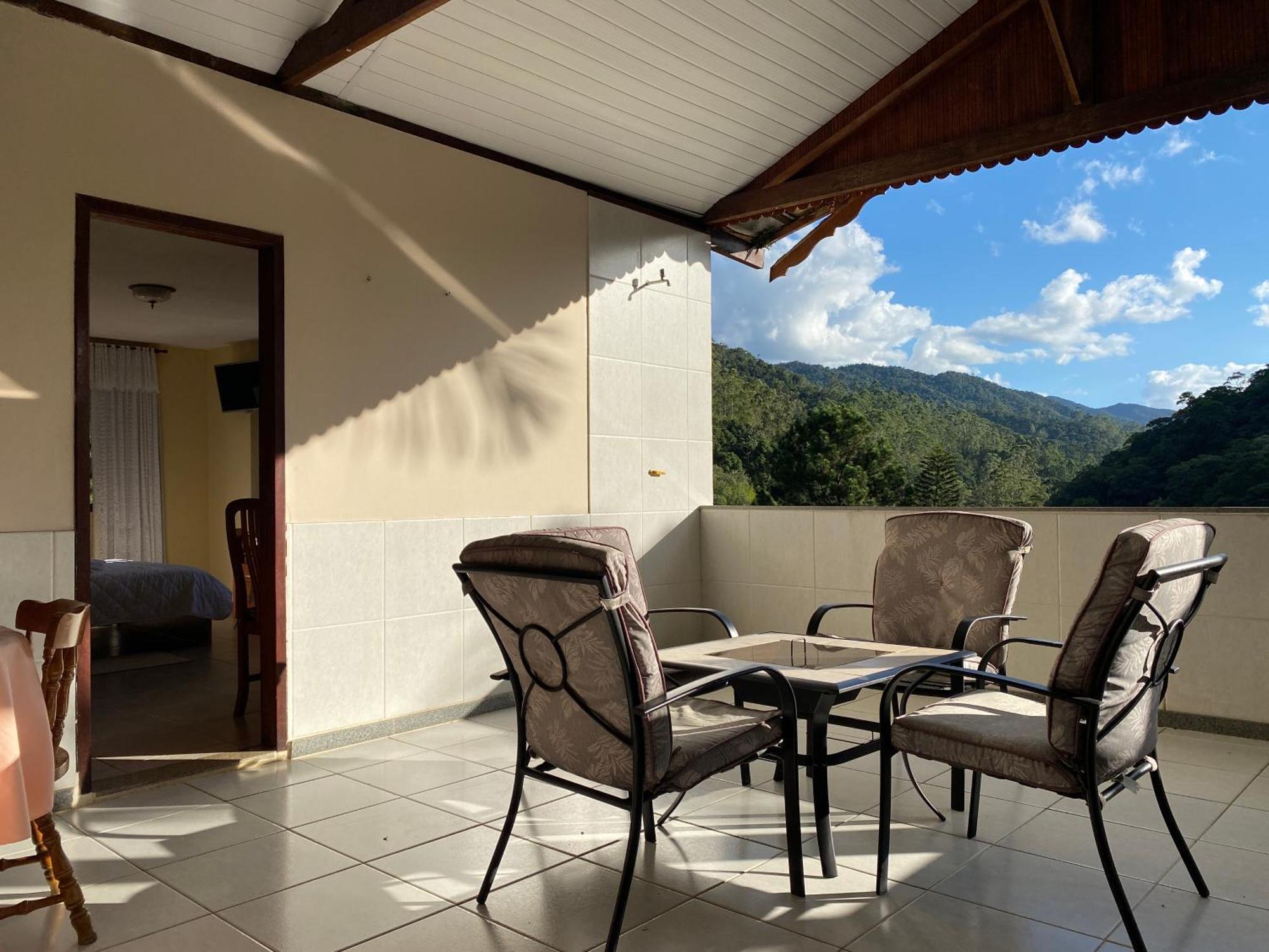 Casa Mara Bed & Breakfast Нова-Фрибурго Екстериор снимка